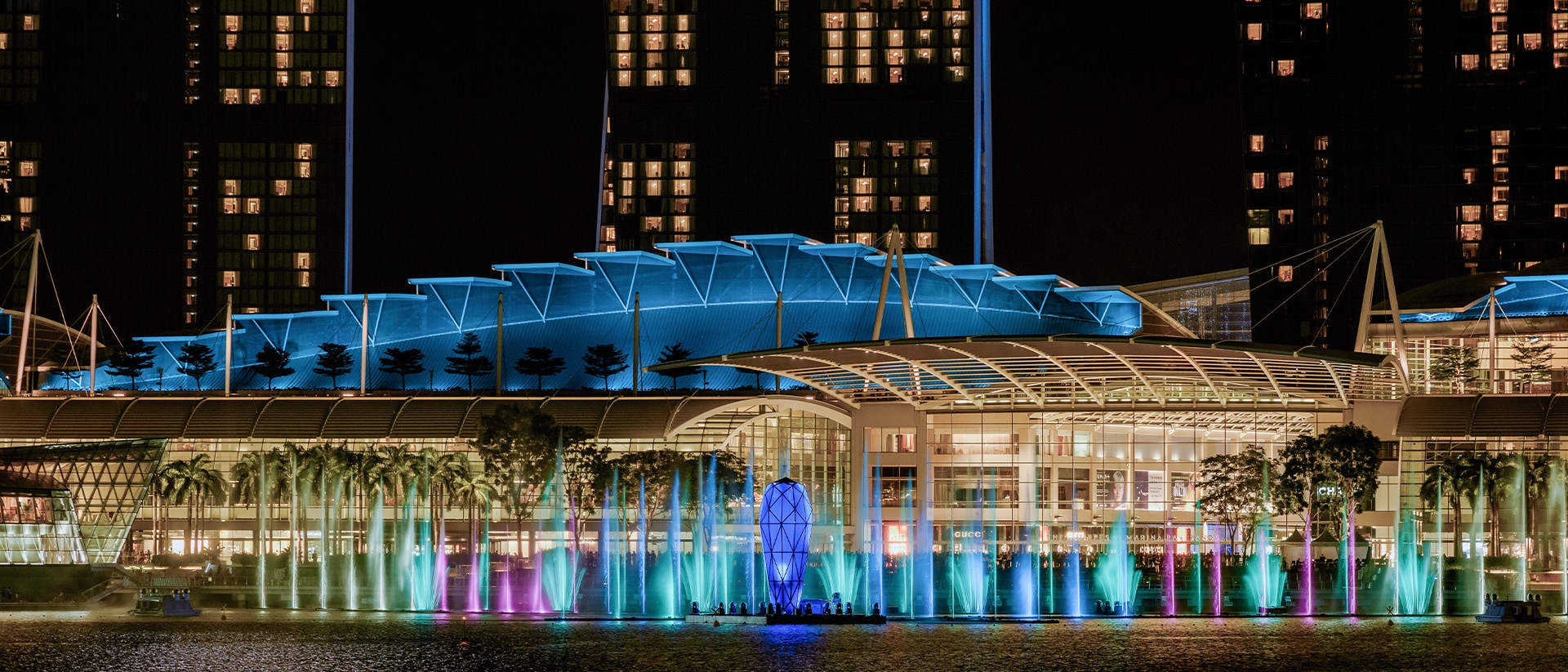 A daily free light and water show, right in front of Marina Bay Sands