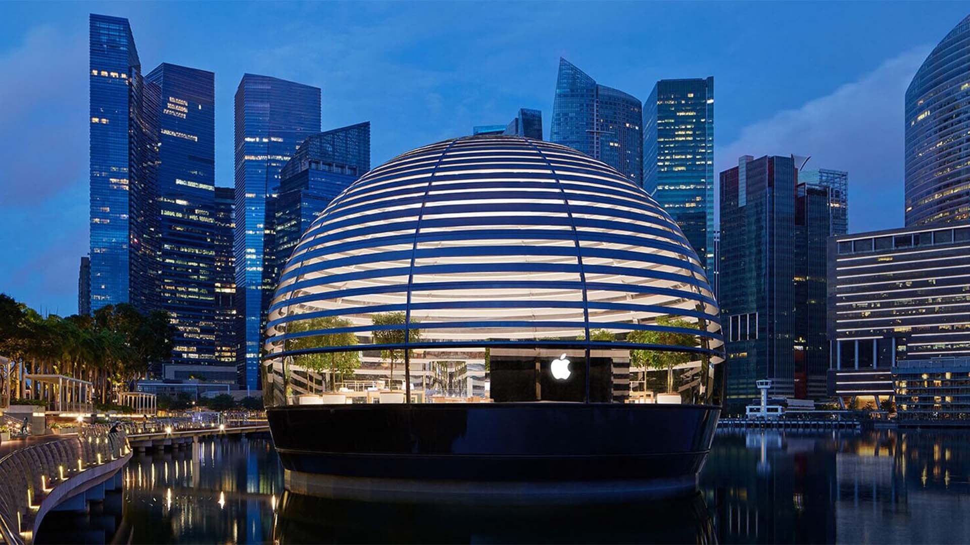 Floating Apple store at Marina Bay Sands