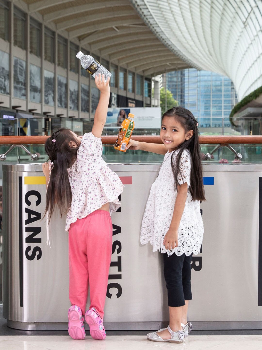 Recycling waste bin